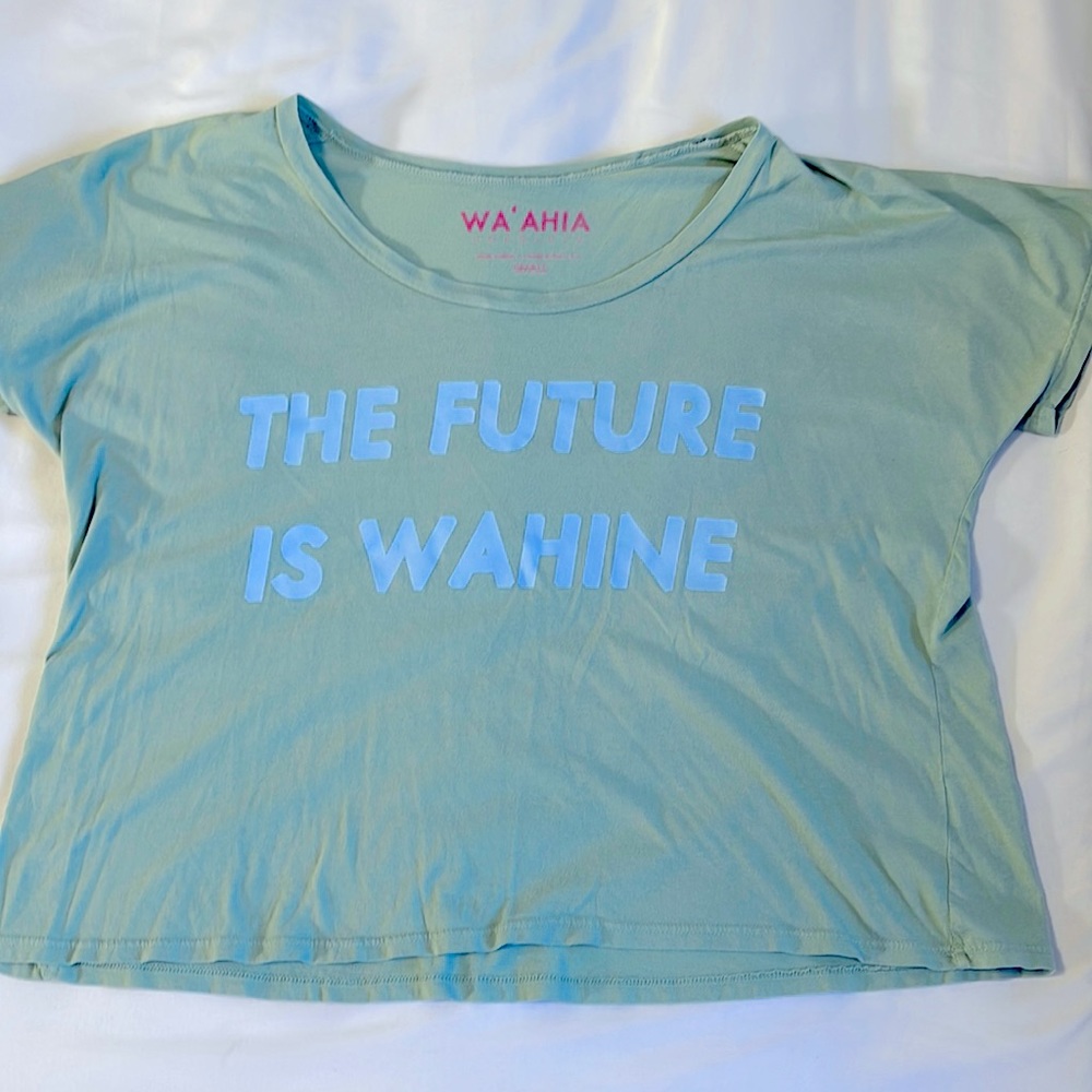 Gently used WAAHIA 🌺 Hawaii Brand
